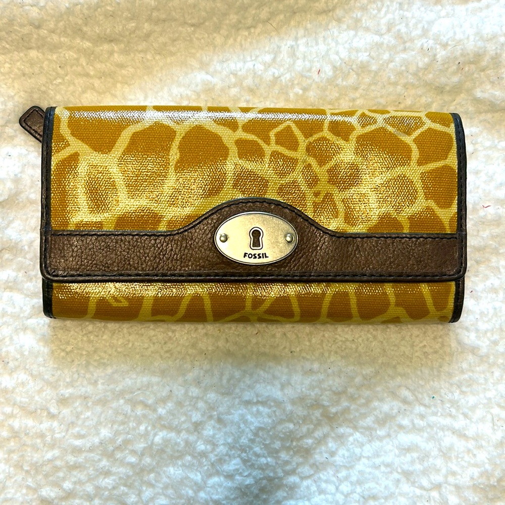 Fossil Giraffe Print Wallet